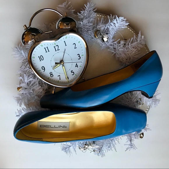 SQUARE TOE * Beautiful blue leather low heel pump - Picture 4 of 7